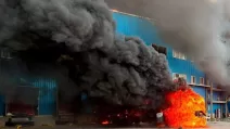 У Дніпрі після ворожого удару виникла пожежа / Фото: Дніпропетровська ОВА
