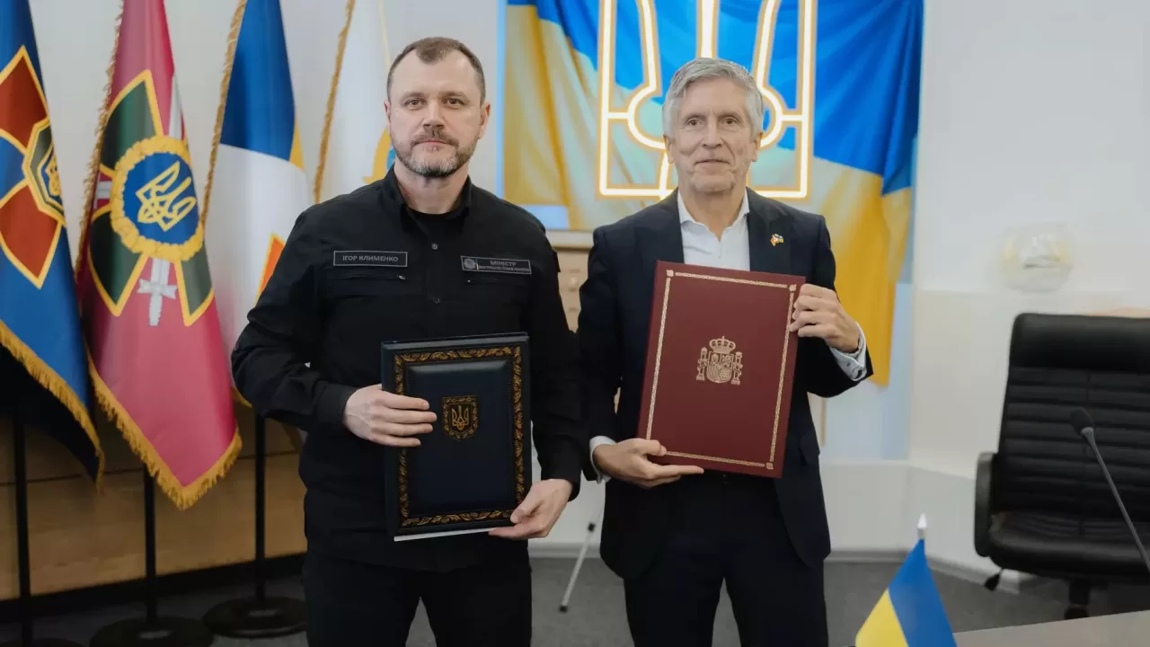 Міністри внутрішніх справ України та Іспанії Ігор Клименко та Фернандо Гранде-Марласко Гомес / Фото: МВС