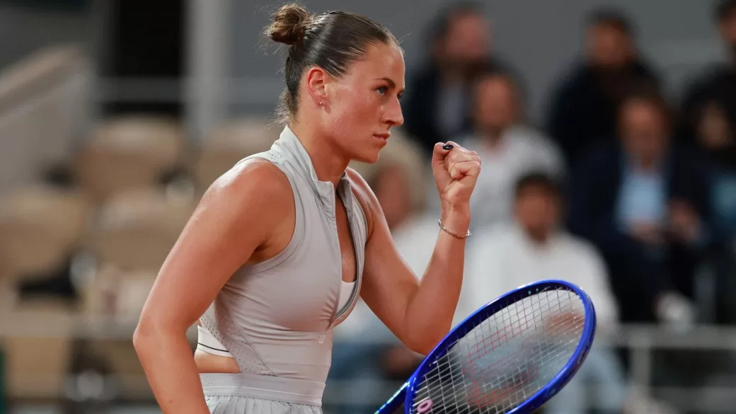 Marta Kostyuk in the quarterfinals of the 2026 French Open against Elina Svitolina / Photo: REUTERS/Stephanie Lecocq