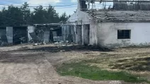 Последствия попадания по ферме в Рокитном Нововодолажской громады / Фото: Харьковская ОВА