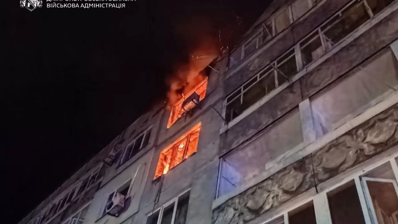 Пожежа після удару РФ у Павлограді / Фото: Дніпропетровська ОВА