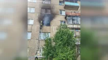 Рятувальники на місці пожежі у будинку на Харківщині / Фото: ДСНС