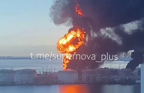 Поражен нефтяной терминал «Санкт-Петербург» / Скриншот