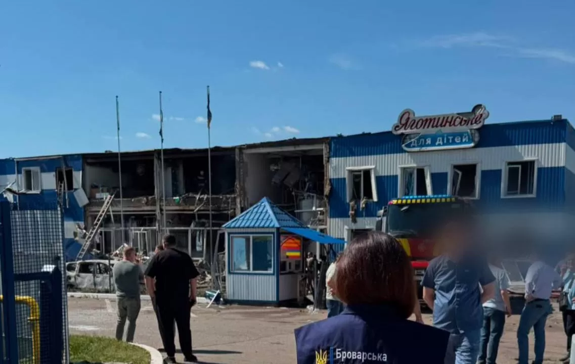 РФ вдарила по заводу дитячого харчування на Київщині / Фото: Київська обласна прокуратура