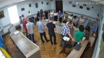 Алкоголь, піца і прямий ефір: у міськраді на Львівщині стався курйозний інцидент / Скриншот