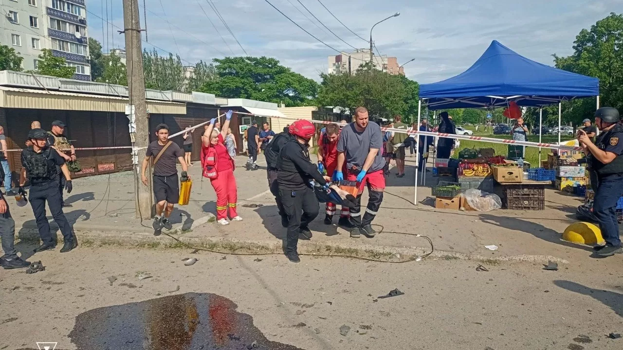 місце удару РФ по Запоріжжю 8 червня / Фото: ДСНС