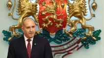 Призначений прем'єр-міністр і лідер партії «Прогресивна Болгарія» Румен Радев отримав від президента Болгарії Іліани Йотової доручення сформувати новий уряд, 7 травня 2026, Софія (Болгарія) / Фото: DepositPhoto