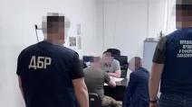 Объявление подозрения руководителю ТЦК / Фото: ГБР
