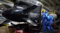 Крилата ракета Flamingo на заводі Fire Point в Україні. Компанія заявляє, що її дальність становить понад 3 000 км / Фото: Efrem Lukatsky/AP