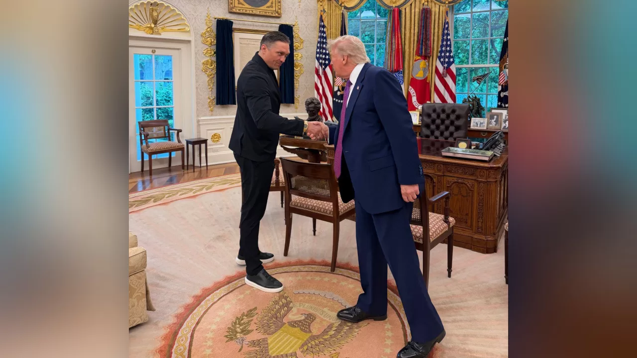 Усик и Трамп в Овальном кабинете Белого дома / Фото: x.com/MargoMartin47