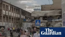Цей куточок Києва дедалі більше нагадує території, розташовані значно ближче до лінії фронту / Фото: The Guardian