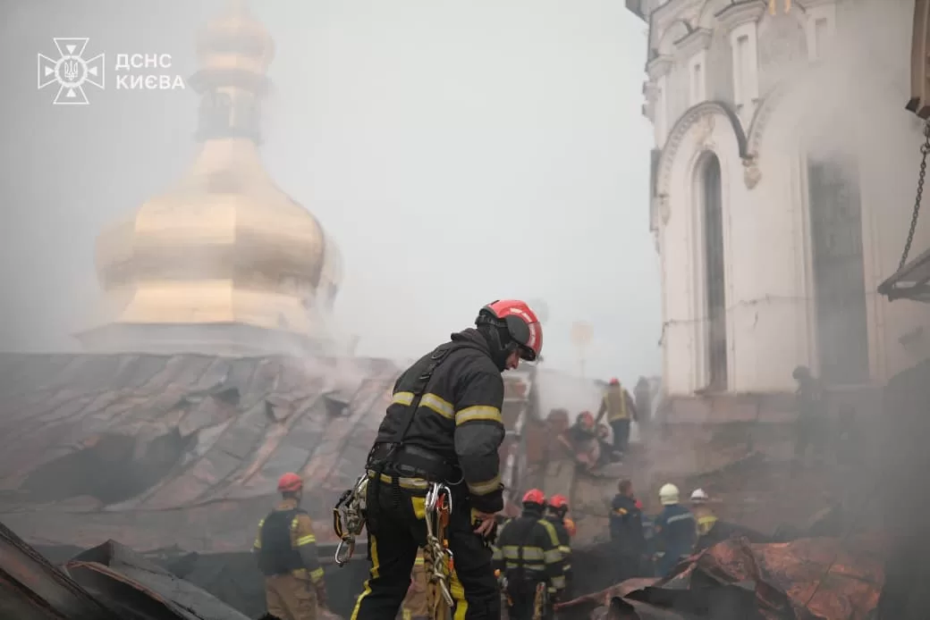 Ликвидация пожара в Киево-Печерской лавре / Фото: ГСЧС