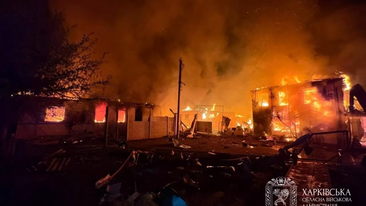 Пожар на месте атаки БпЛА в Балаклее / Фото: Харьковская ОВА