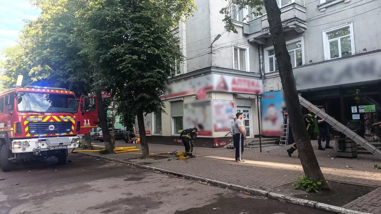 Окупанти вдарили по Шостці 15 червня, двоє поранених / Фото: ДСНС
