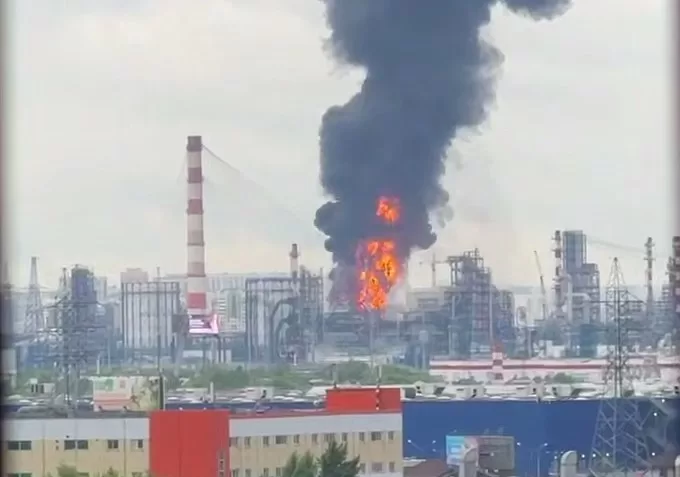 Генштаб заявив про ураження 16 російських НПЗ та терміналів / Фото із соцмереж