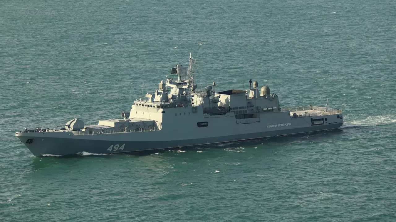 Российский фрегат «Адмирал Григорович», сфотографированный в Ла-Манше в начале мая / Фото: PA Media