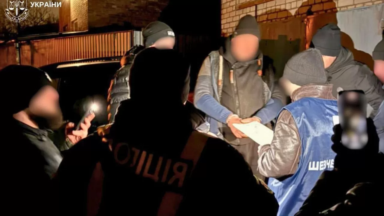 Перед судом предстанет житель Запорожья, который полтора года насиловал 12-летнюю дочь, запугивая ее запретом гаджетов / Фото: прокуратура Украины