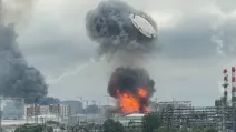 У Москві горить один із найбільших НПЗ Росії / Фото із соцмереж
