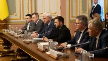 Володимир Зеленський під час спілкування з медіа разом із Президентом Гондурасу Насрі Асфурою / Фото: Офіс президента