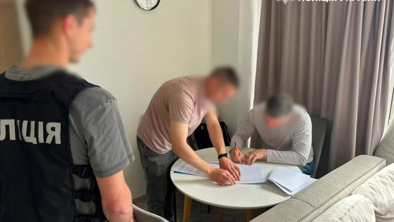 Восемь мужчин не вернулись в Украину: экс-министру культуры сообщили о подозрении / Фото: Нацполіція