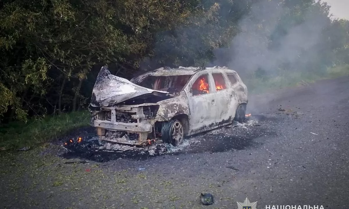 Знищена ударом РФ поліцейська автівка / Фото: ГУНП в Сумській області