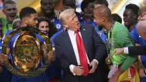 Дональд Трамп на нагородженні переможців клубного ЧС-2025 / Фото: AP/Jacquelyn Martin