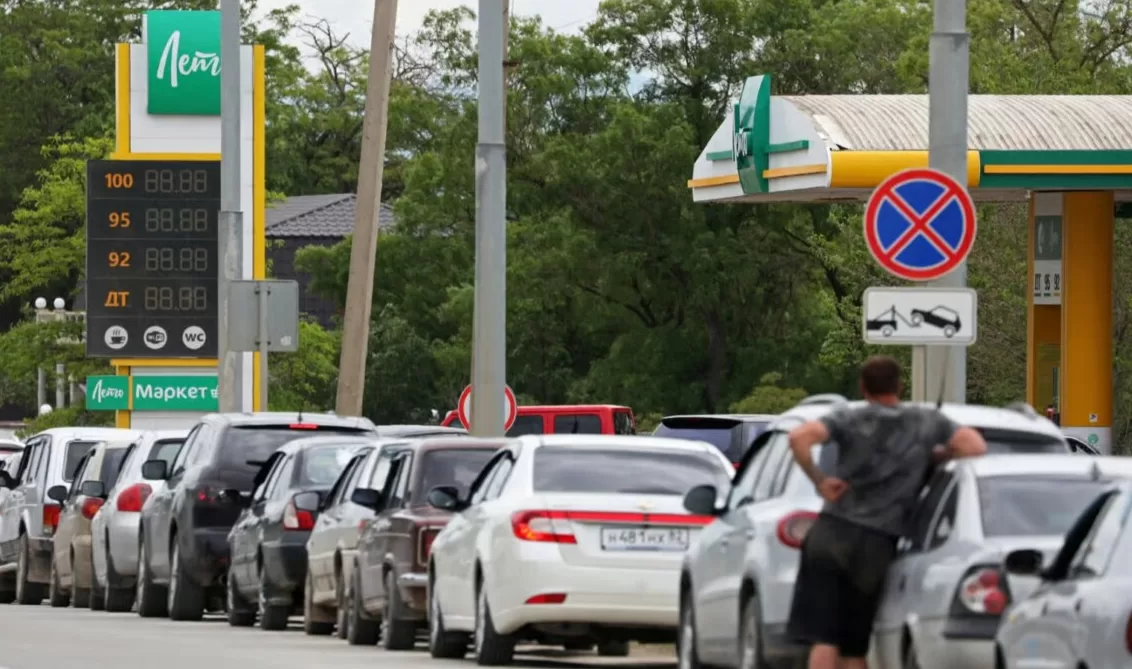 У Криму закінчується бензин після ударів по логістиці окупантів / Фото: Reuters