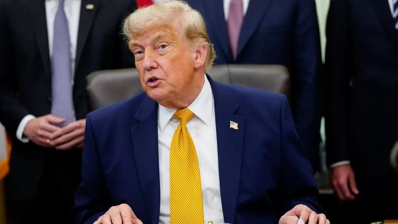 США та Іран домовились зупинити атаки біля Ормузької протоки / Фото: Bloomberg
