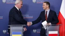 Міністри закордонних справ України та Польщі - Андрій Сибіга та Радослав Сікорський на брифінгу / Фото: PAP/Tomasz Gzell
