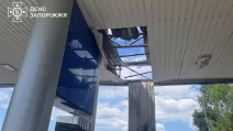 Пошкоджена АЗС у Запоріжжі / Фото: ДСНС