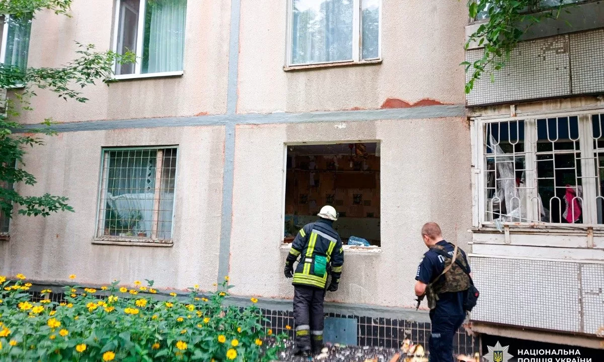 Рятувальники на місці вибуху у Харкові / Фото: ГУНП в Харківській області