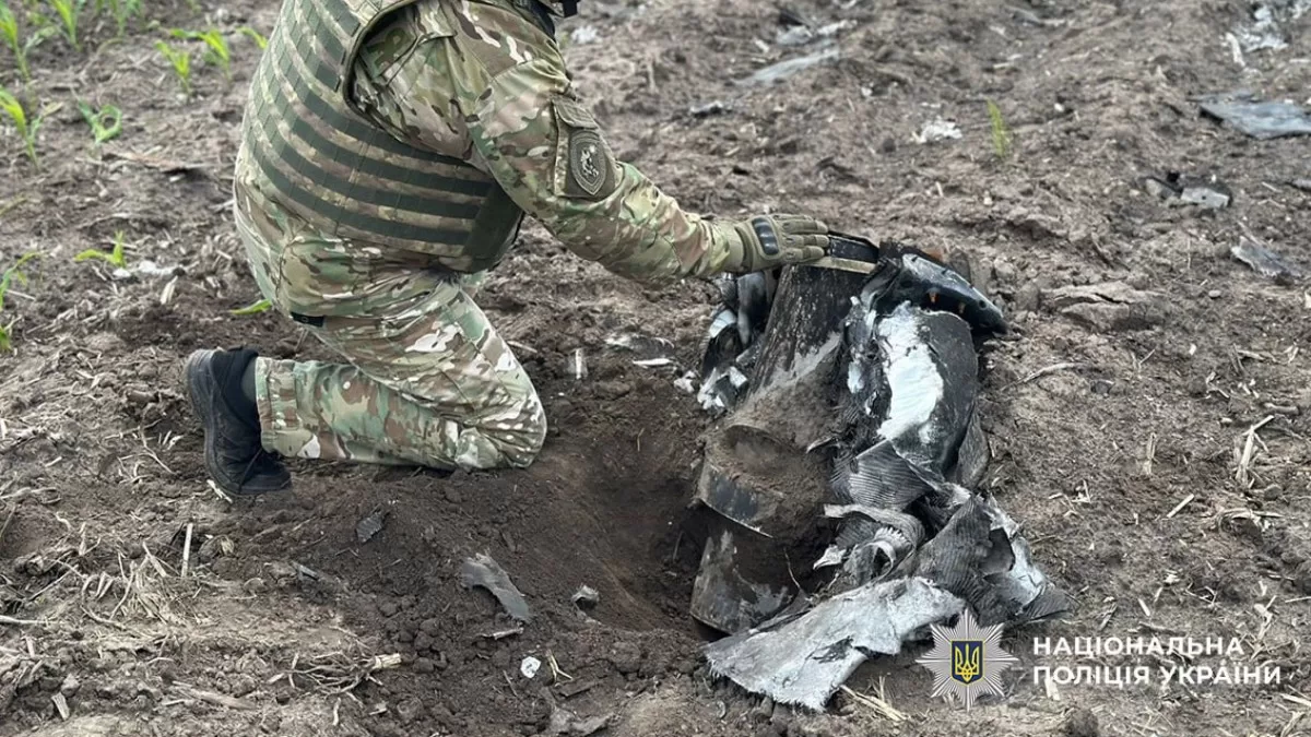 Взрывотехники полиции Черниговской области продолжают обезвреживать сбитые вражеские беспилотники. Иллюстративное фото / Фото: Нацполиция