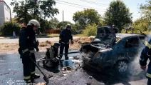 Рятувальники на місці влучання КАБ у Харкові 7 липня / Фото: ДСНС