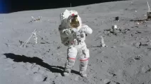 Астронавт на Луне / Фото: NASA