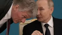 Дмитрий Песков и Владимир Путин / Фото: Reuters