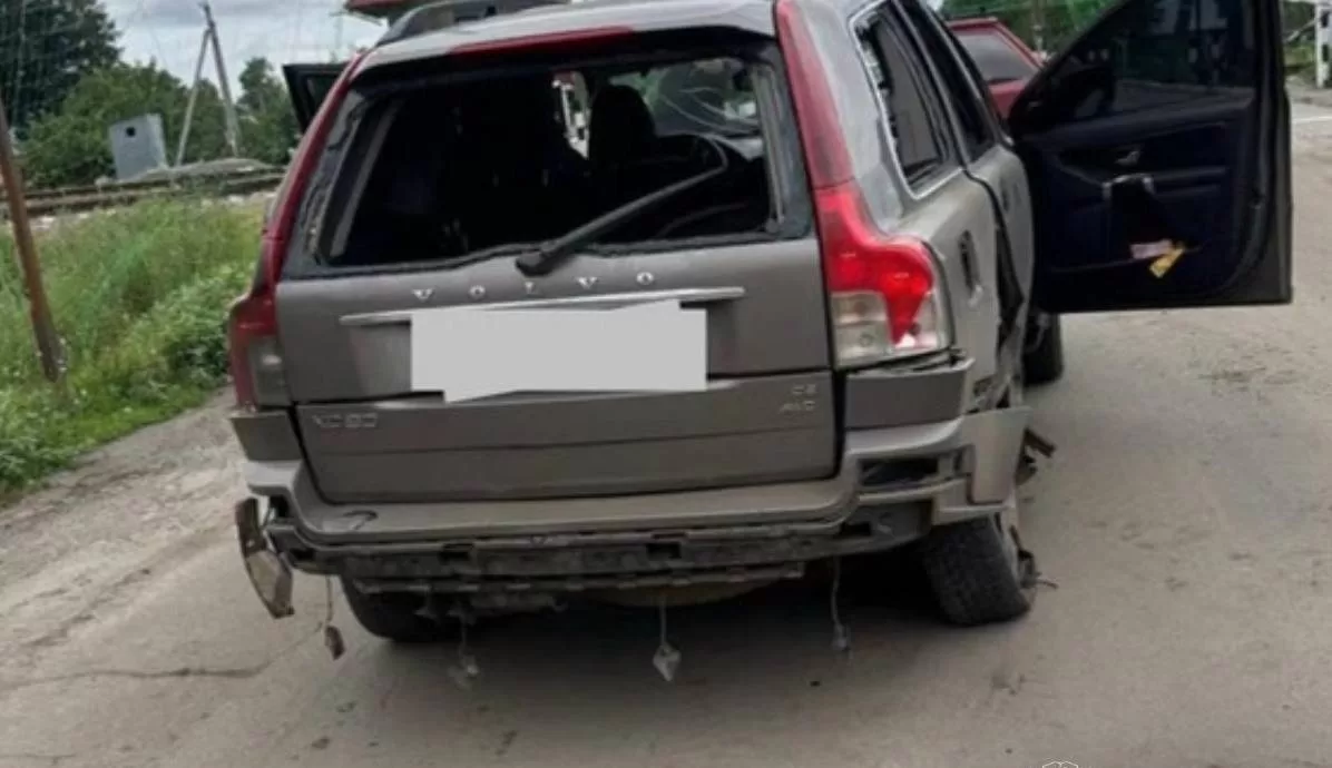 Пошкоджена російським обстрілом автівка на Харківщині / Фото: Харківська ОВА