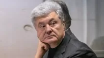 Петр Порошенко в Шевченковском районном суде Киева 9 октября 2025 года / Фото: Igor Burdyga/DW