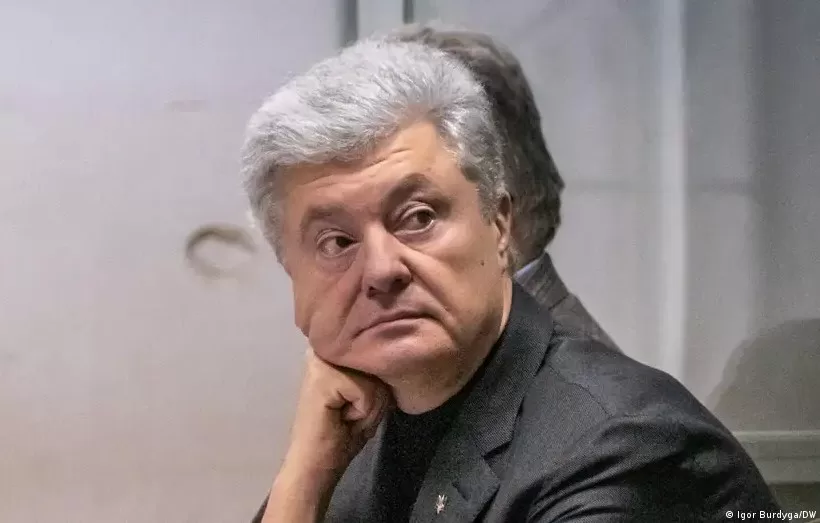 Петр Порошенко в Шевченковском районном суде Киева 9 октября 2025 года / Фото: Igor Burdyga/DW