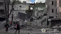 Місце влучання авіабомби у Запоріжжі 10 липня / Фото: Нацполіція