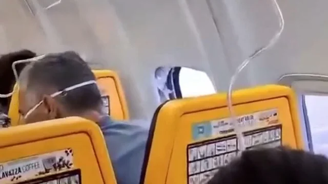 Пассажир рейса Ryanair / Скриншот