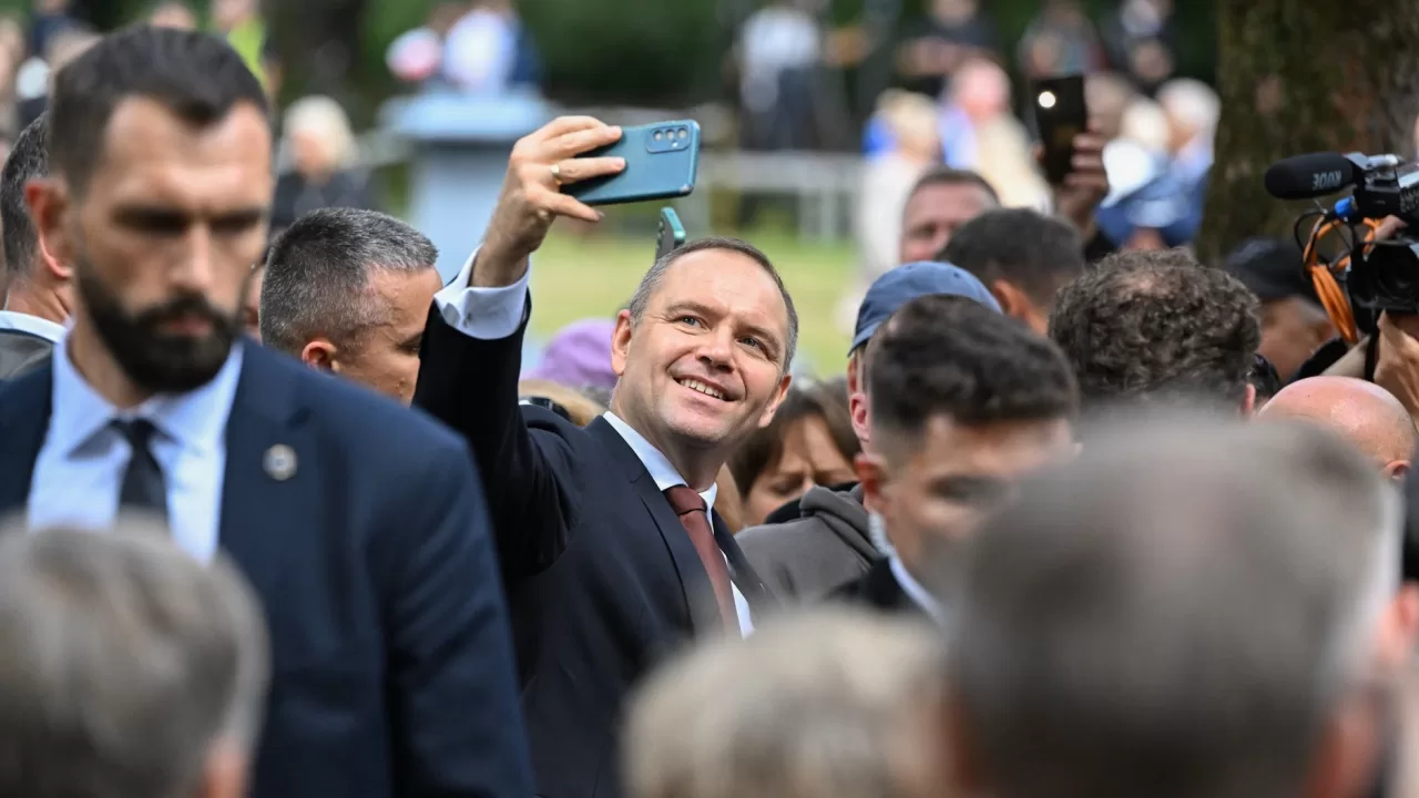 Президент Польщі Кароль Навроцький на заходах до річниці Волинської трагедії у Радружі / Фото: PAP