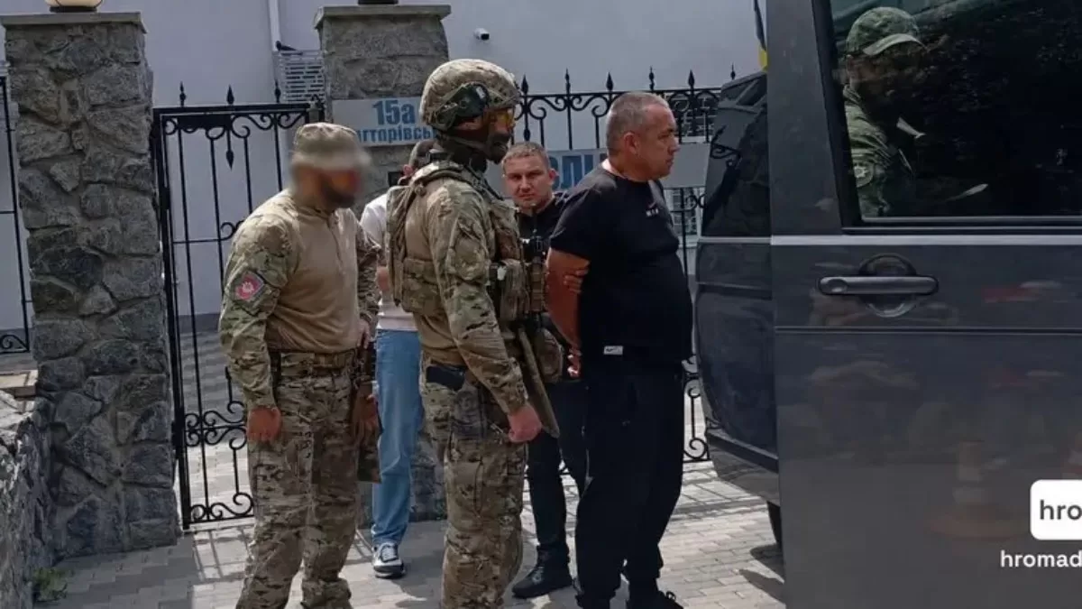 Оперативники затримали екскомандира бригади у Подільському районі Києва / Фото: hromadske.ua