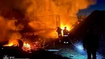 Ліквідація пожежі після удару РФ по Дніпропетровщині / Фото: ДСНС