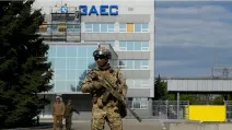 Російський солдат біля Запорізької АЕС / Фото: AP