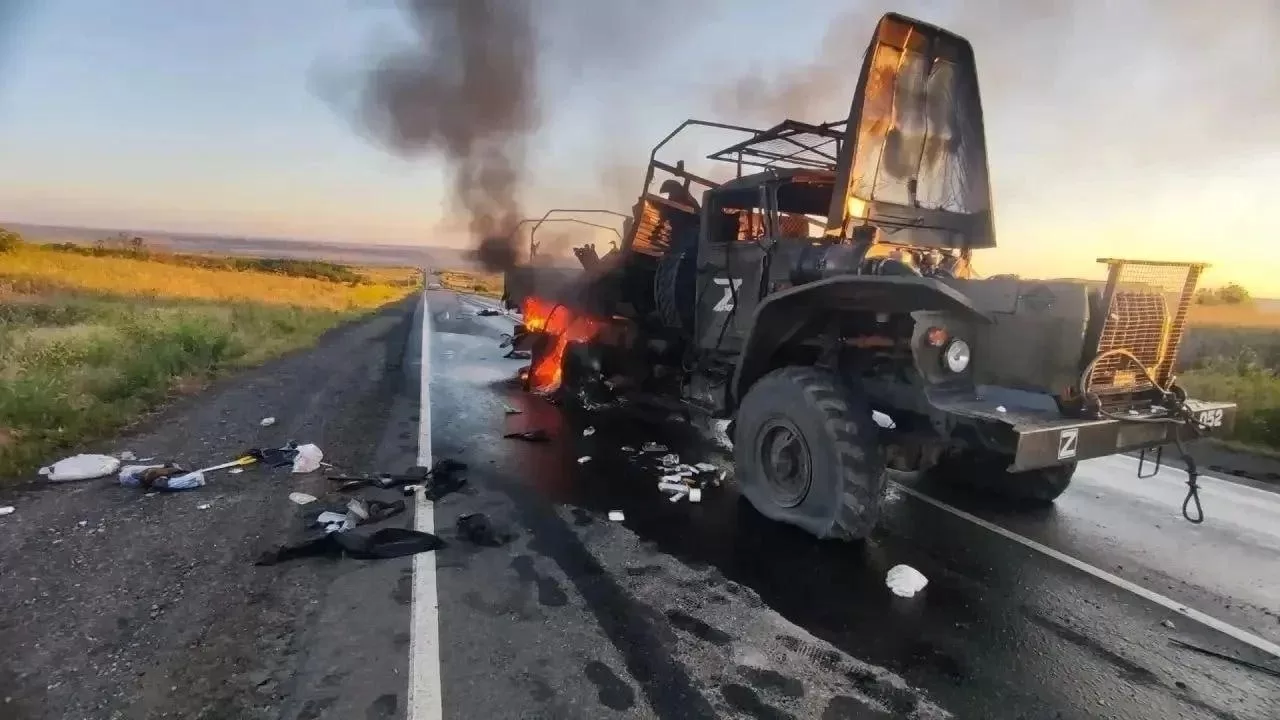 Знищена російська вантажівка "Урал" / Фото: t.me/lost_warinua