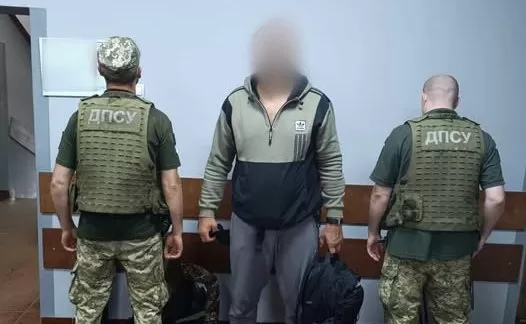 Задержанный при незаконном пересечении границы / Фото: Западное региональное управление Госпогранслужбы Украины-Западная граница