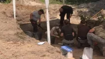 На территории несуществующего села Воля Островецкая, расположенного в пределах современной Волынской области, началась эксгумация братской могилы / Фото: Суспильне Луцк