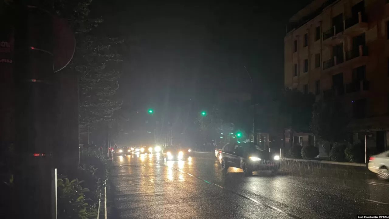 У Грузії сталося масштабне аварійне відключення електроенергії / Фото: Давид Чумбурідзе (RFE/RL)