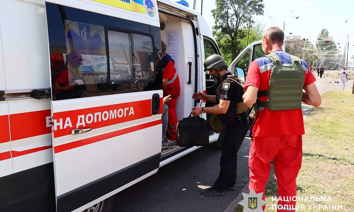 П'ятеро людей загинули та дев'ятеро постраждали у Слов'янську 24 липня внаслідок удару РФ / Фото: Нацполіція