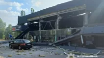 Російський дрон атакував АТБ у Чернігові / Фото: Нацполіція